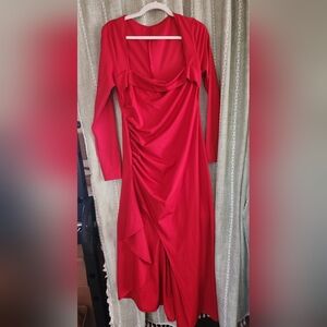 Chic Scarlet Long Sleeve Dress